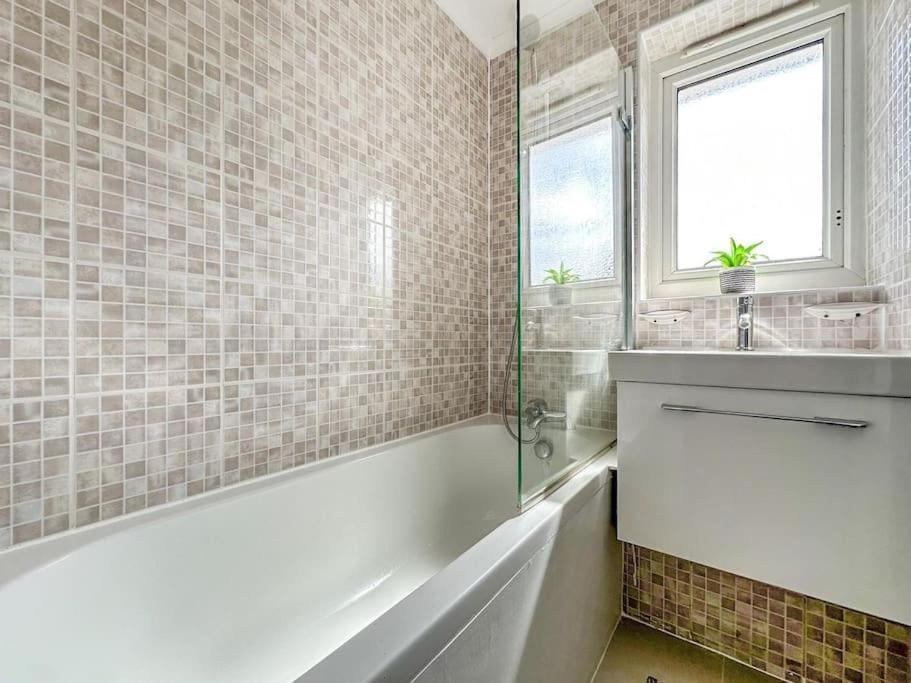 New Cosy Luxury 3 Bedroom House In Battersea לונדון מראה חיצוני תמונה
